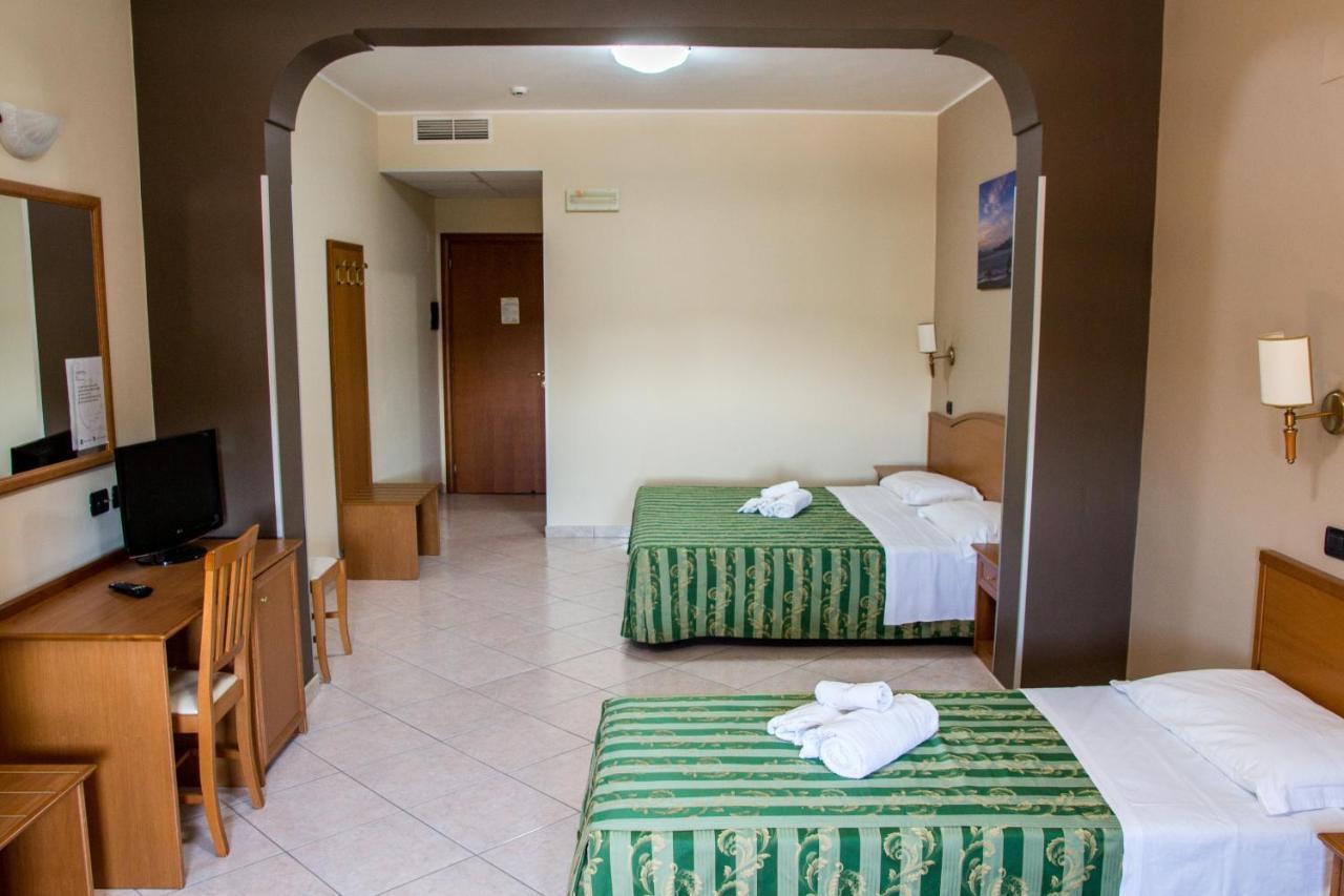 Hotel San Giorgio 圣尼科拉阿尔切拉 外观 照片