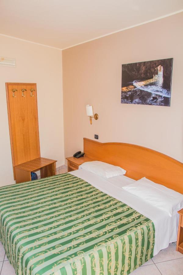 Hotel San Giorgio 圣尼科拉阿尔切拉 外观 照片