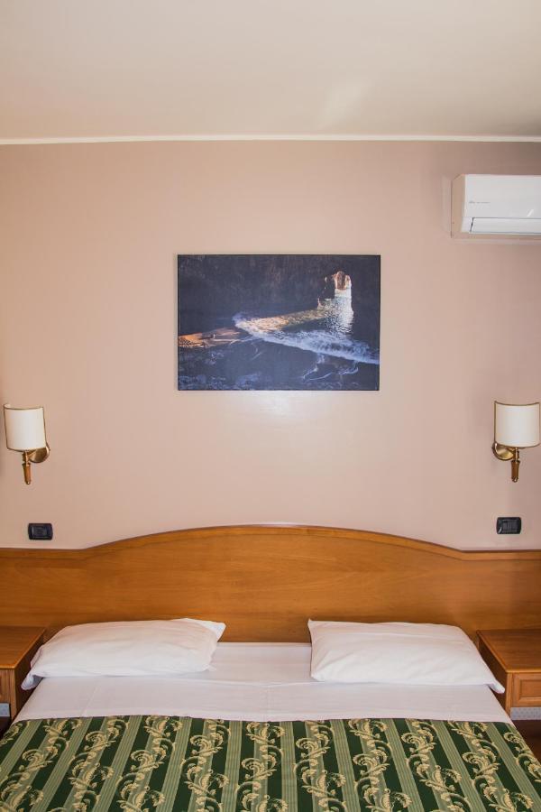 Hotel San Giorgio 圣尼科拉阿尔切拉 外观 照片