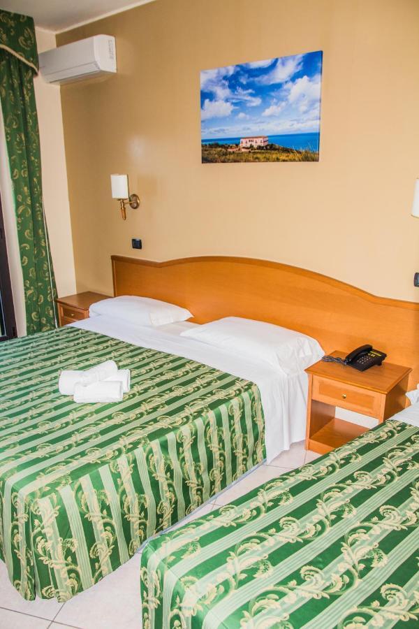 Hotel San Giorgio 圣尼科拉阿尔切拉 外观 照片
