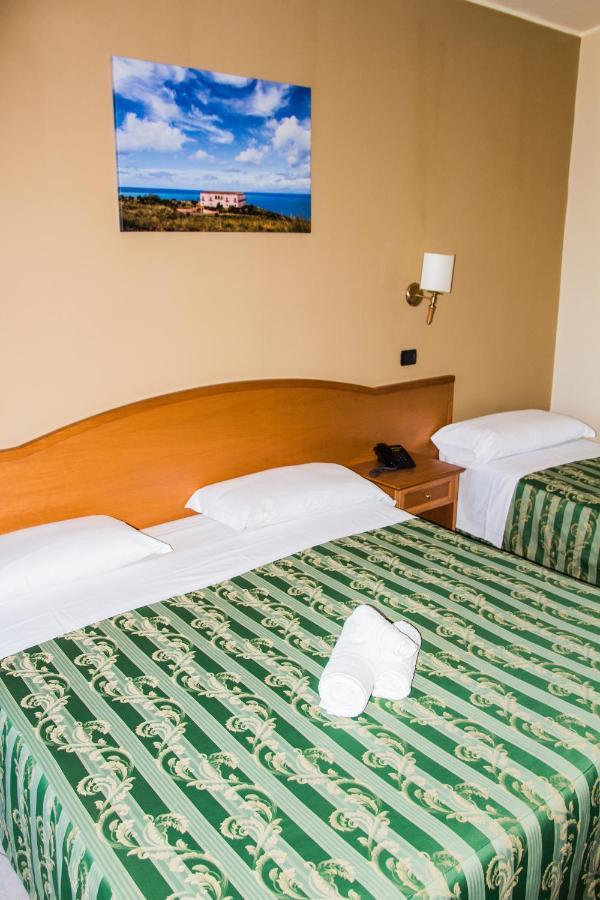 Hotel San Giorgio 圣尼科拉阿尔切拉 外观 照片