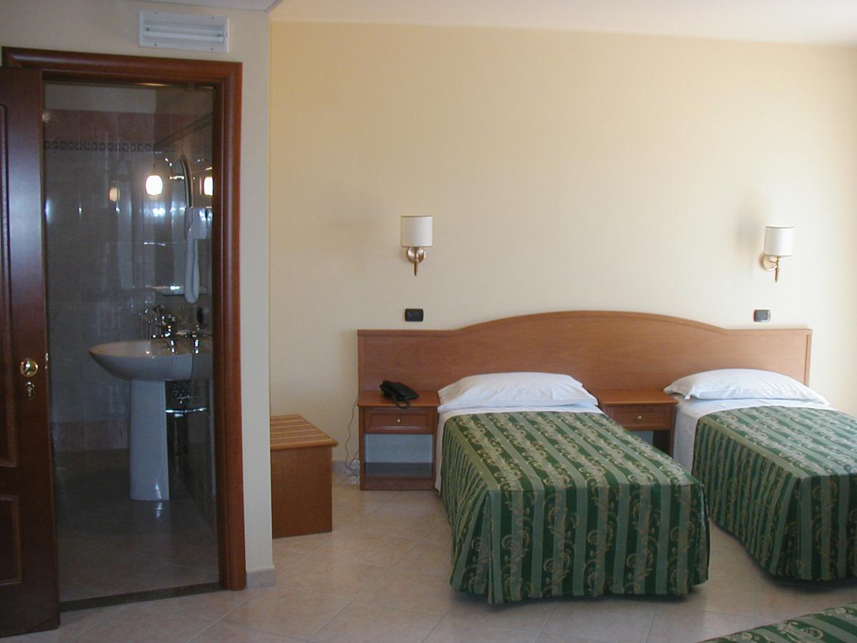 Hotel San Giorgio 圣尼科拉阿尔切拉 外观 照片