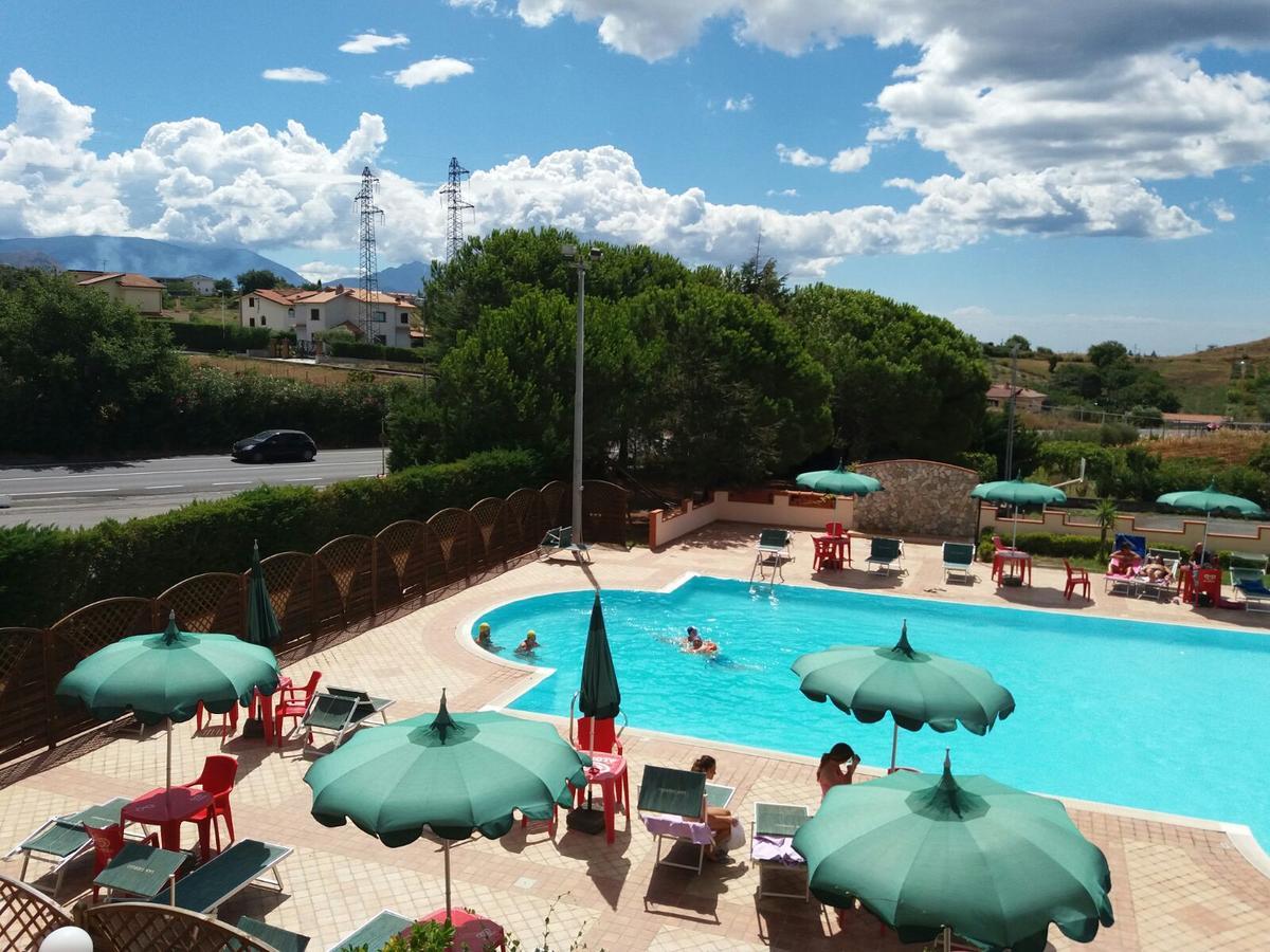 Hotel San Giorgio 圣尼科拉阿尔切拉 外观 照片